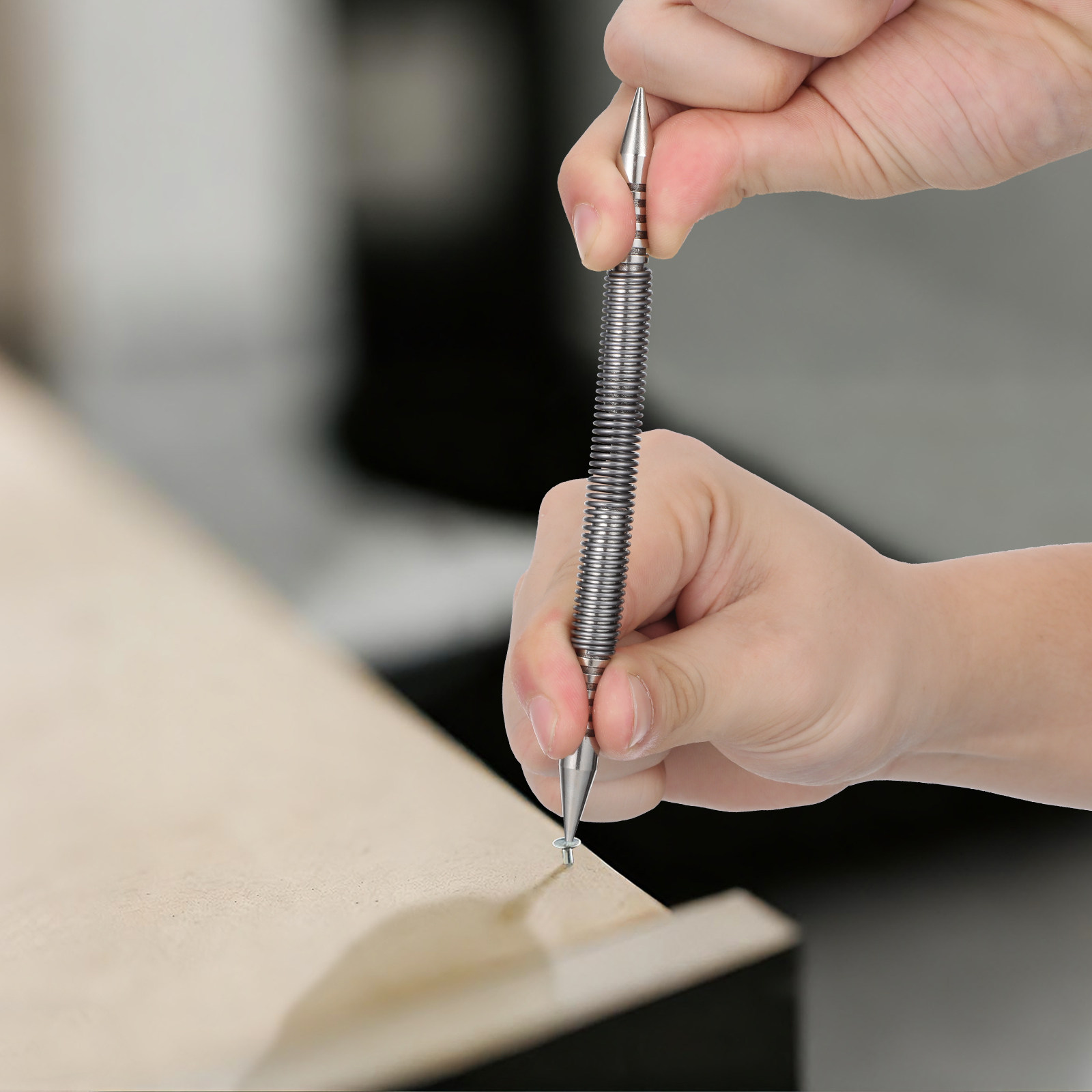 Woodworking Finishing - Mały, lekki, sprężynowy wbijak do gwoździ,