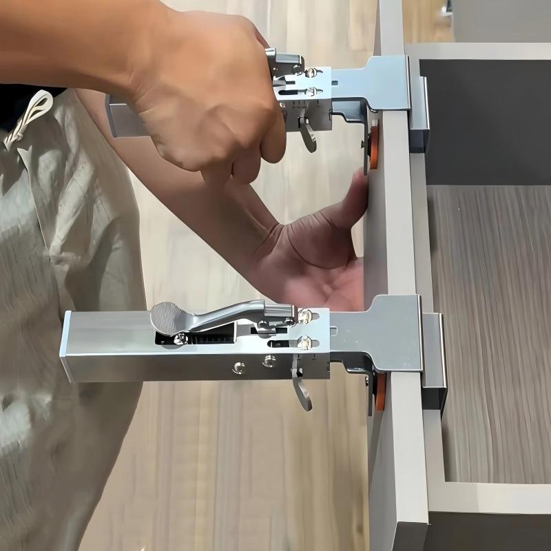 Szybkozaciskowy zacisk do szuf – Woodworking Vise recenzja i cena